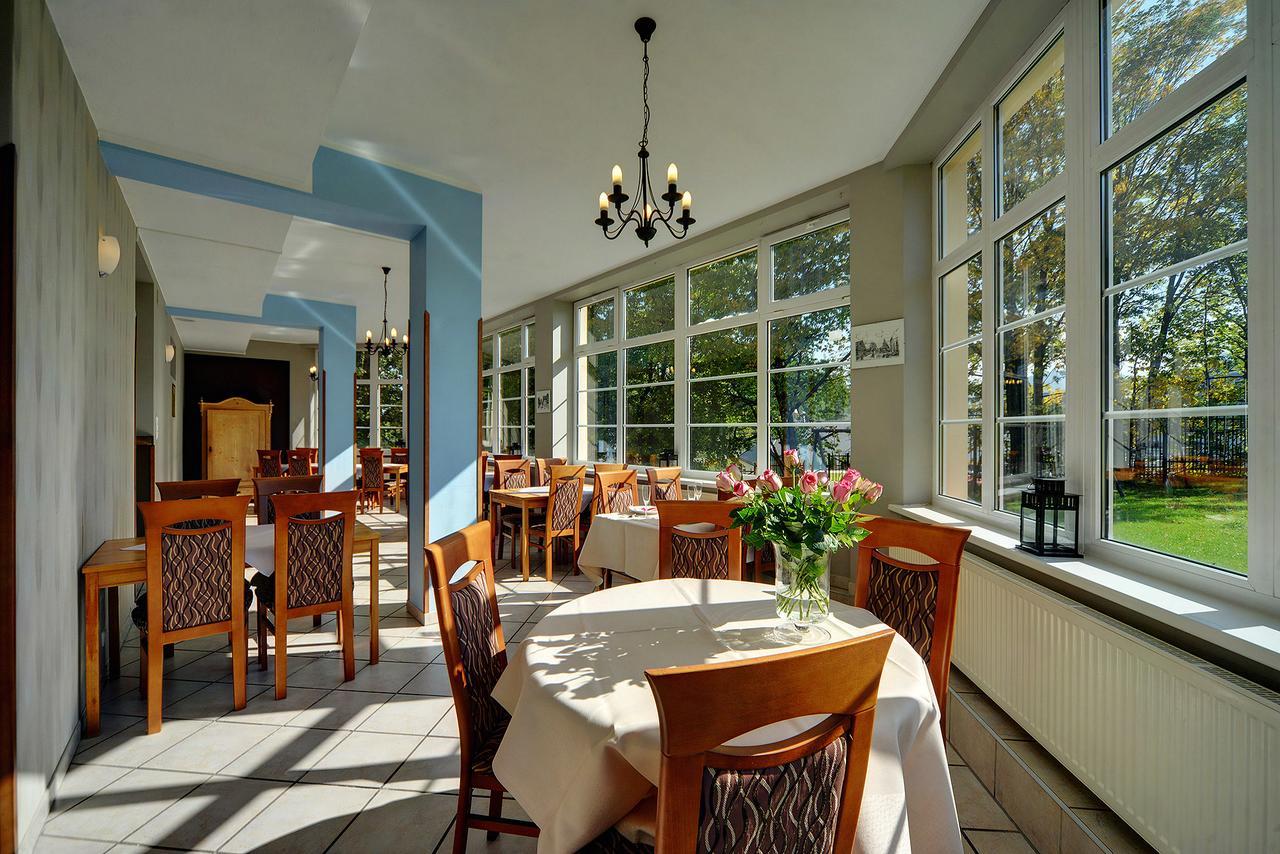 Hotel Belweder - Przy Hotelu Golebiewski カルパッチ エクステリア 写真