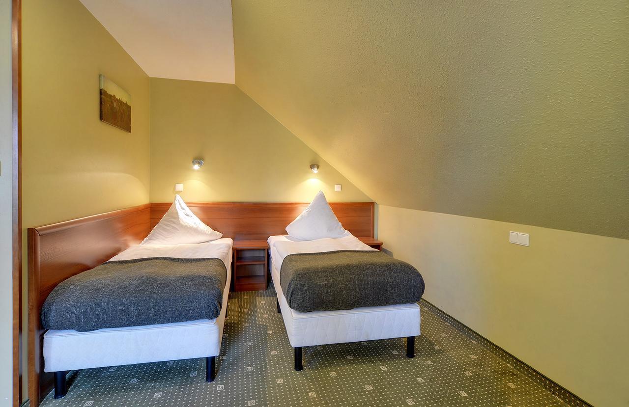 Hotel Belweder - Przy Hotelu Golebiewski カルパッチ エクステリア 写真